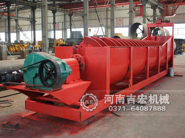 随气流做圆周运动产生的离心力以及重力的相互作用