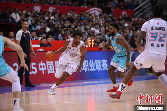 CBA常规赛：山东高速客场击败青岛国信制药，收