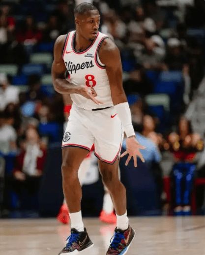 快船四连败战绩跌至34胜35负附加赛前景堪忧