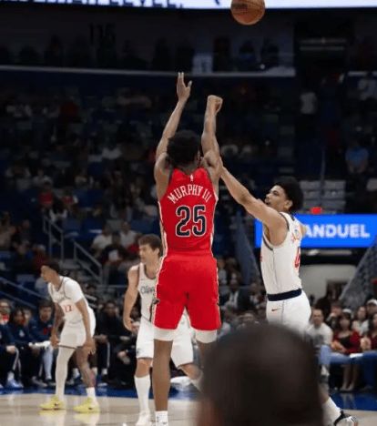 快船四连败战绩跌至34胜35负附加赛前景堪忧