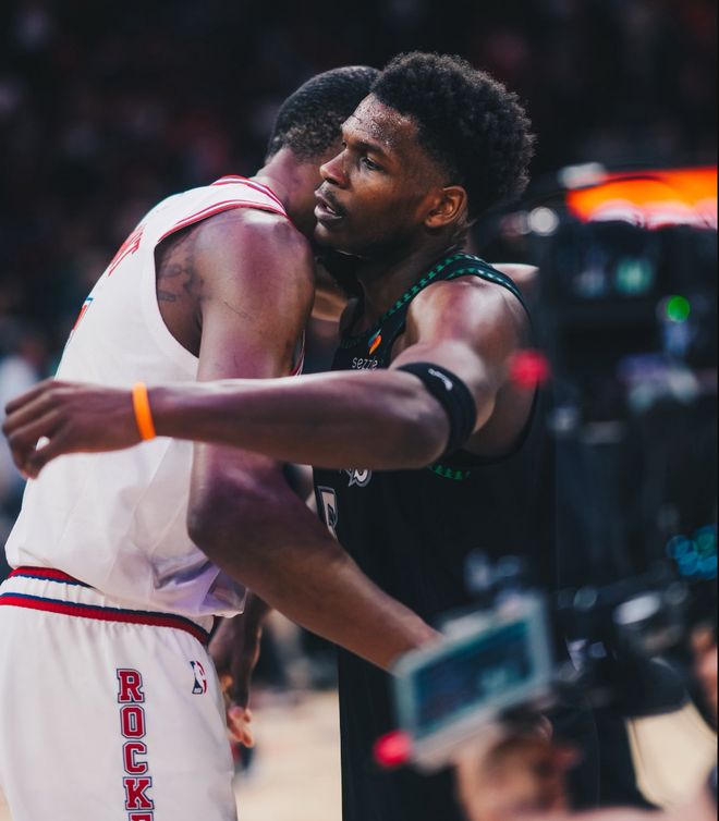 湖人轻取太阳稳居西部第四 勒布朗41岁仍显王者