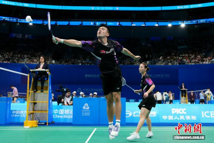 陈雨菲力克何冰娇晋级八强 混双郑思维黄雅琼挺