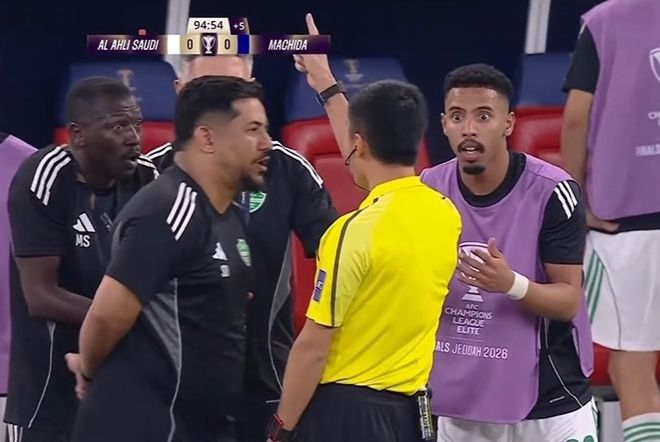 亚冠决赛马宁红牌判罚引关注 吉达国民成功卫冕