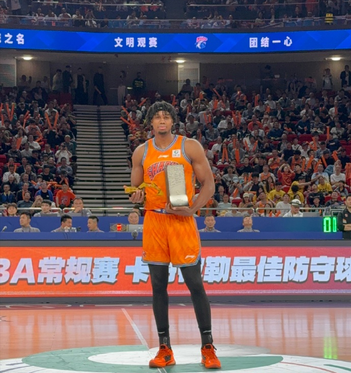 上海男篮首战告捷 两队季后赛首度交锋终结